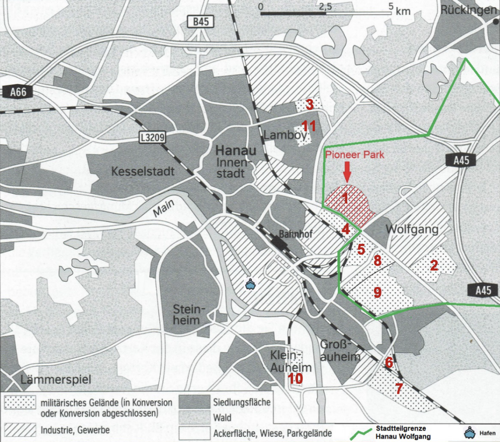 Karte von Hanau mit Pioneer Park und nummerierten Konversionsflächen.